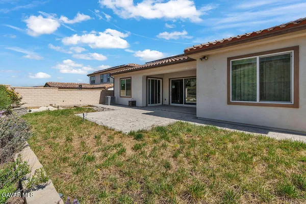 $1,015,250 | 25145 Cherry Ridge Drive, Santa Clarita, CA 91387