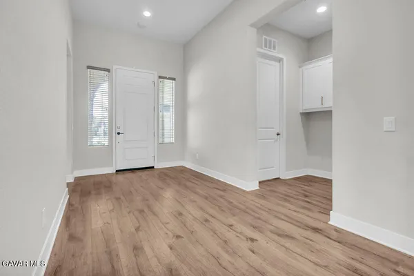 $1,015,250 | 25145 Cherry Ridge Drive, Santa Clarita, CA 91387