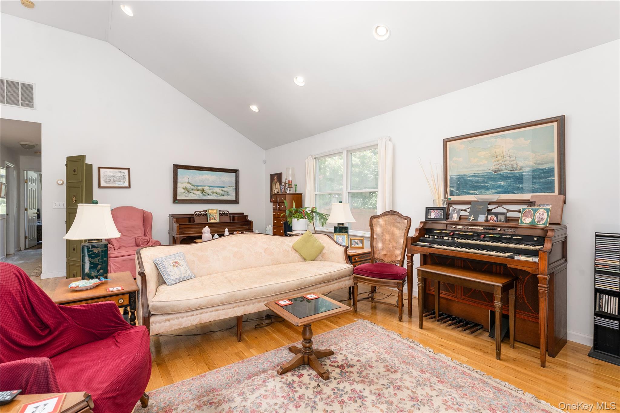 47 Suffolk Road Hampton Bays, NY 11946 - Photo 12 of 42