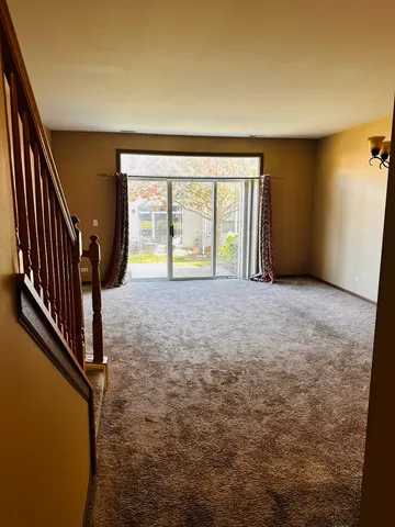 $2,200 | 2903 Falling Waters Drive, Lindenhurst, IL 60046