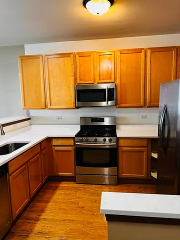 $2,200 | 2903 Falling Waters Drive, Lindenhurst, IL 60046