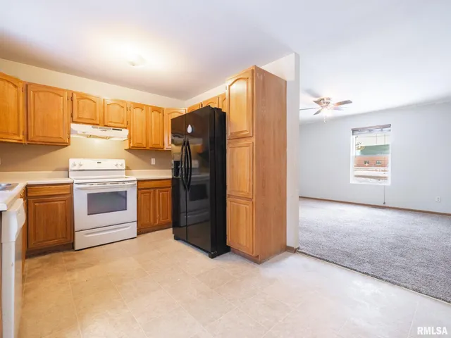 $189,900 | 3317 West Richwoods Boulevard, Peoria, IL 61604