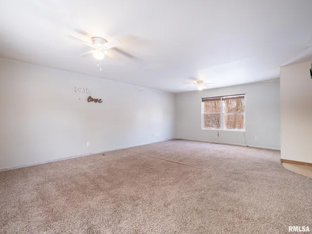 $189,900 | 3317 West Richwoods Boulevard, Peoria, IL 61604