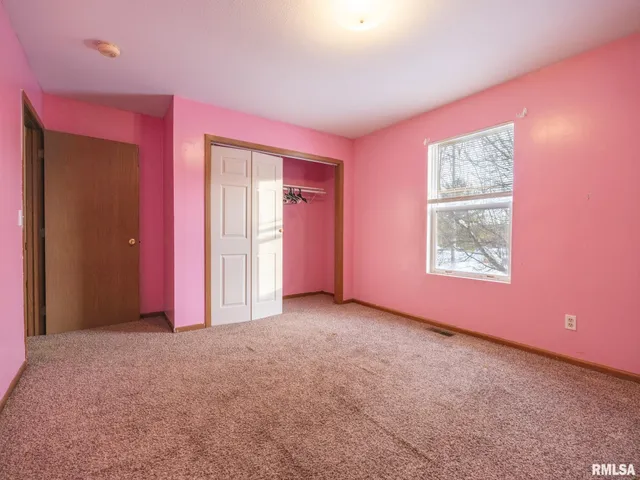 $189,900 | 3317 West Richwoods Boulevard, Peoria, IL 61604