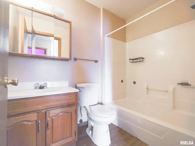 $189,900 | 3317 West Richwoods Boulevard, Peoria, IL 61604