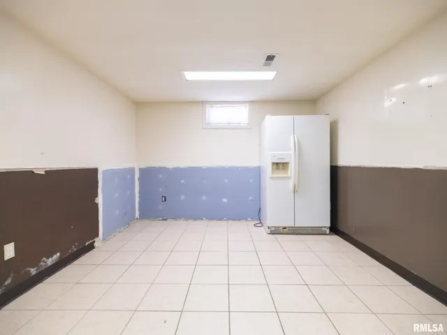 $189,900 | 3317 West Richwoods Boulevard, Peoria, IL 61604