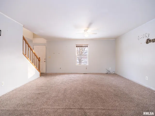 $189,900 | 3317 West Richwoods Boulevard, Peoria, IL 61604