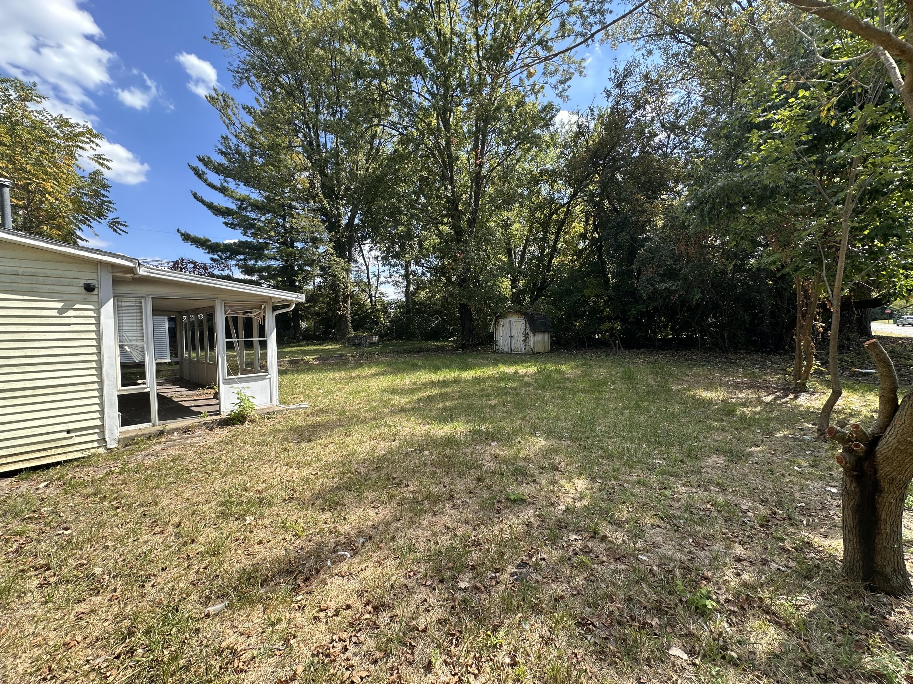 551 Georgia Springfield, OH 45505 - Photo 4 of 7