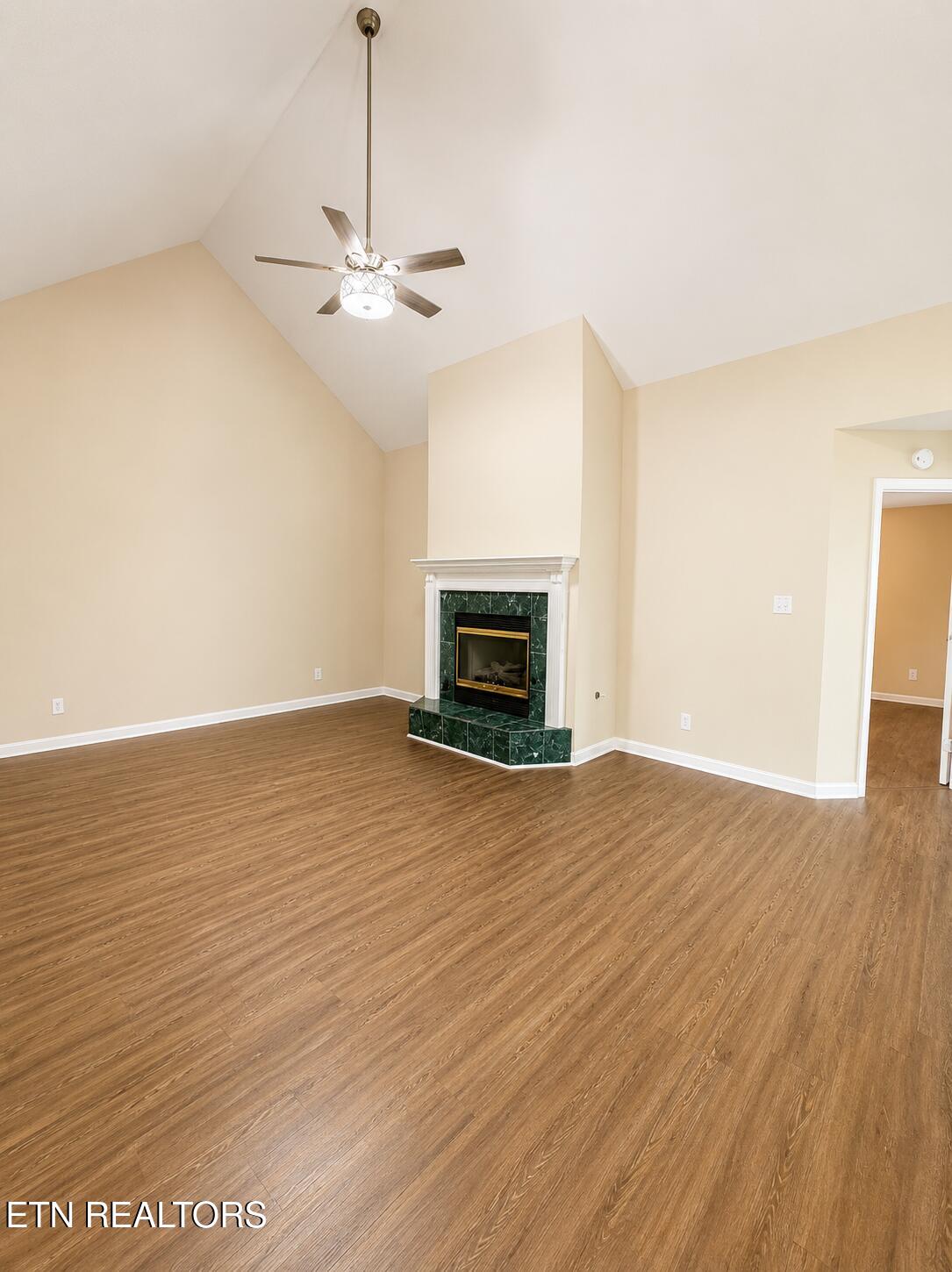 3319 Laurel View Road Knoxville, TN 37917 - Photo 11 of 19 46717A5C-D9F0-41F1-86F5-E4AD2822688D