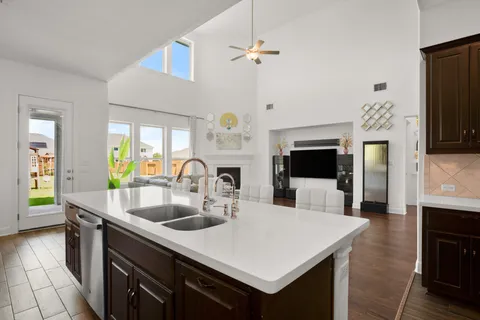 $1,200,000 | 2817 Gatlin Cove, Leander, TX 78641