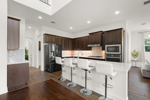 $1,200,000 | 2817 Gatlin Cove, Leander, TX 78641