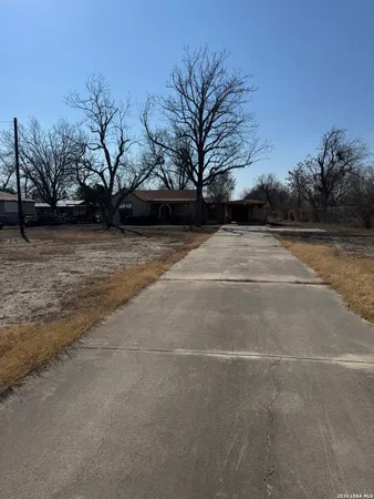 a view of backyard space