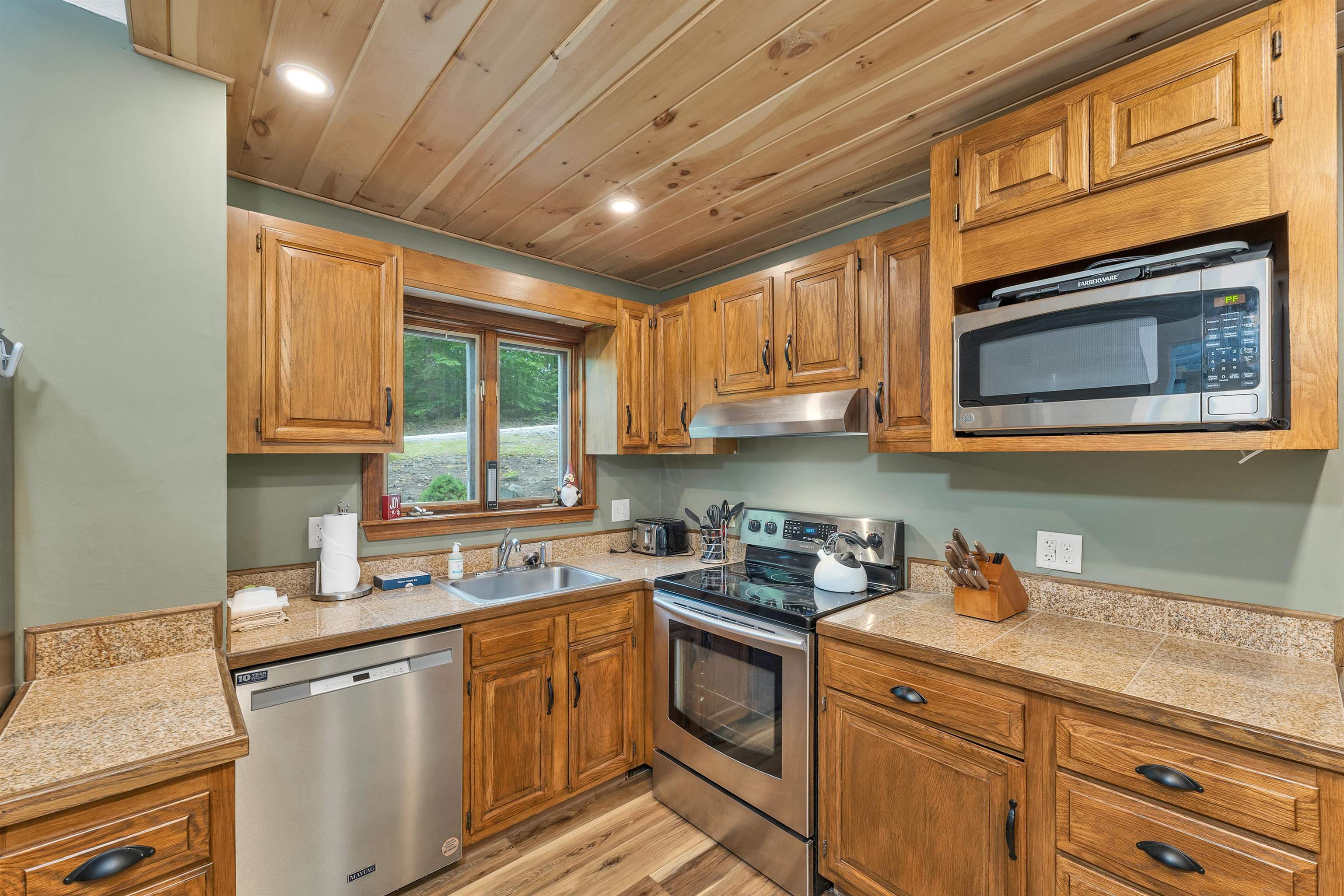 262 Beechnut Drive Conway, NH 03860 - Photo 16 of 54