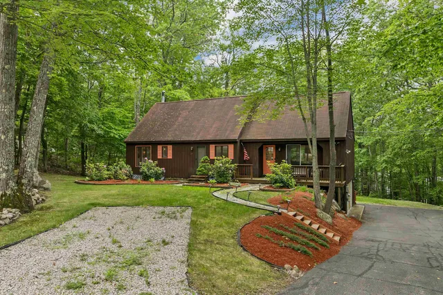 $622,500 | 262 Beechnut Drive, Conway, NH 03860