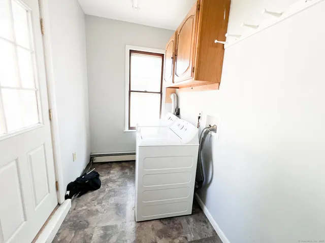 $2,300 | 14 Blackall Road, Unit 1, Milford, CT 06460