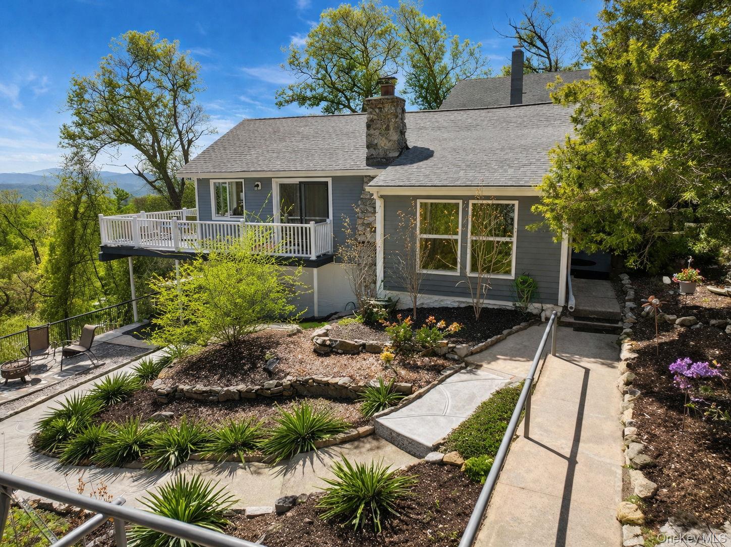 18 Pleasant Road Lake Peekskill, NY 10537 - Photo 2 of 41