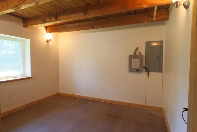 $182,500 | 106-108 Ward Hill Road, Thorndike, ME 04986