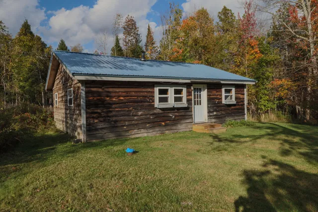 $182,500 | 106-108 Ward Hill Road, Thorndike, ME 04986