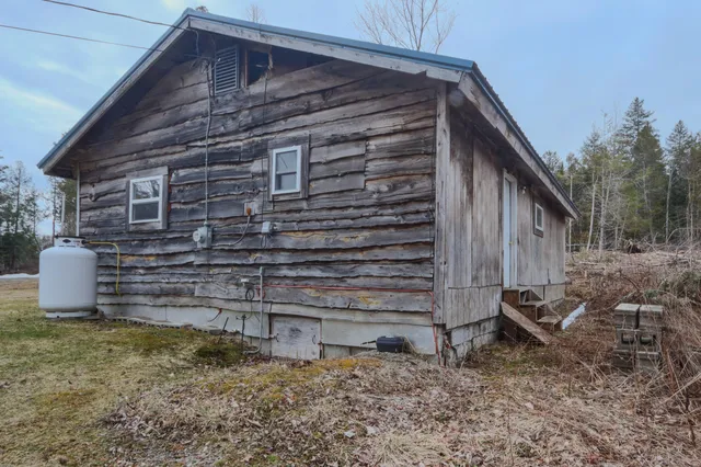 $182,500 | 106-108 Ward Hill Road, Thorndike, ME 04986