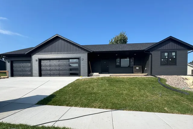 $559,900 | 1508 Pioneer Drive, Holmen, WI 54636