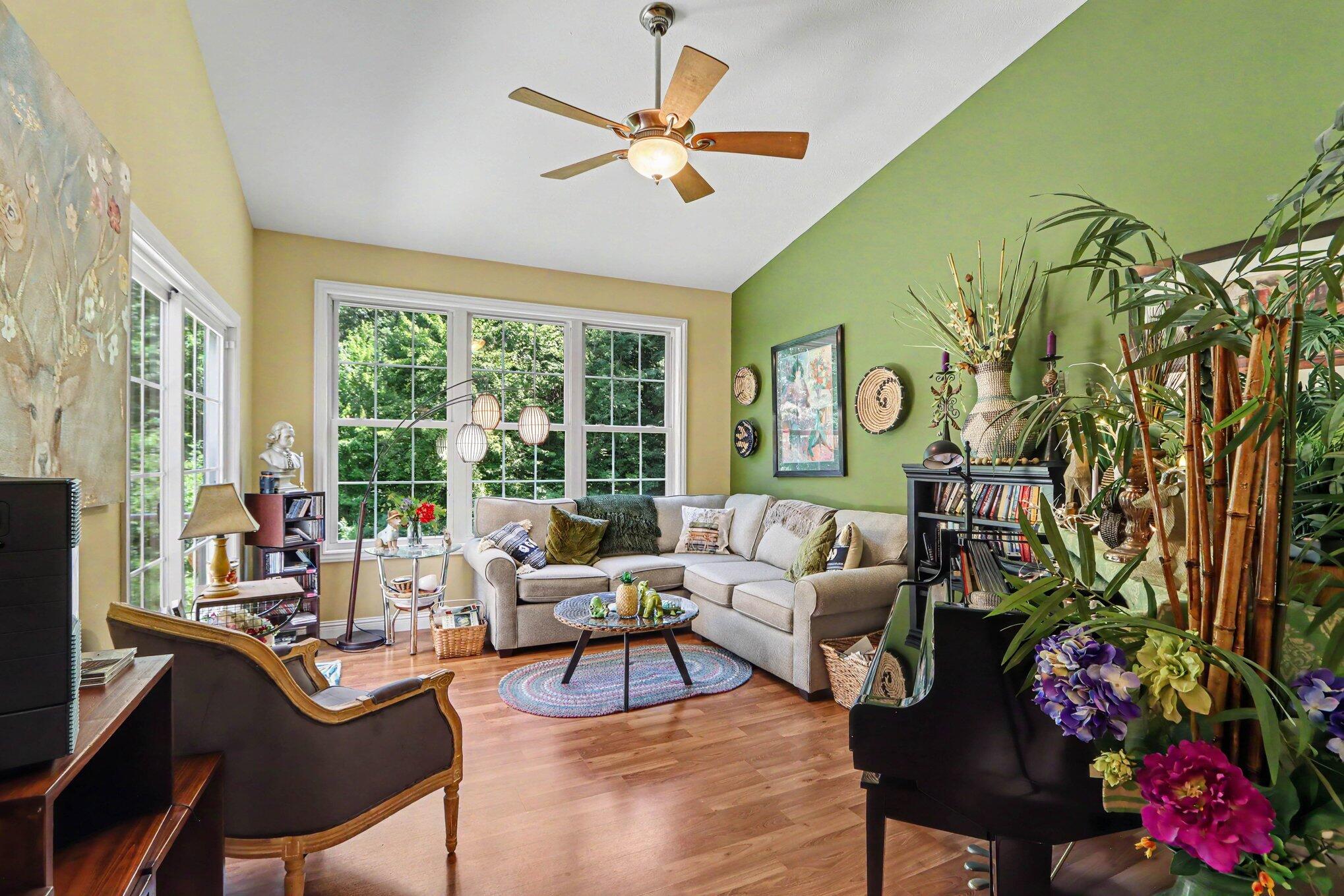 2181 Hunters Run Kalamazoo, MI 49048 - Photo 11 of 33 Main Floor Family Room