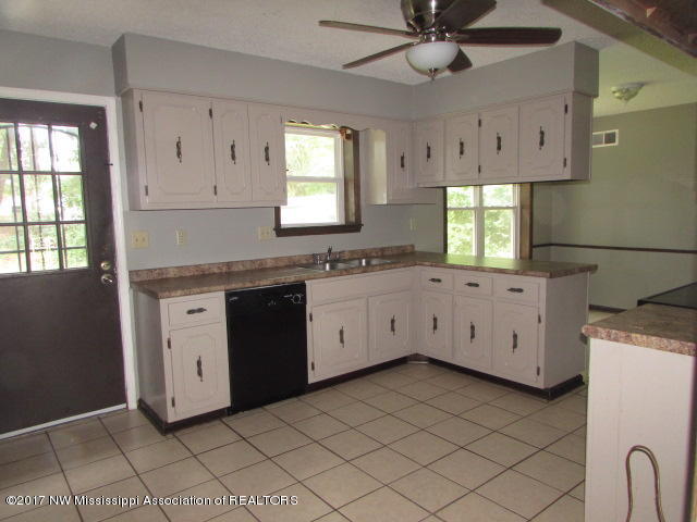 764 Old Forge Road Southaven, MS 38671 - Photo 8 of 18 IMG_1674