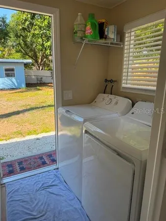 $2,400 | 2849 Marlette Street, Sarasota, FL 34231