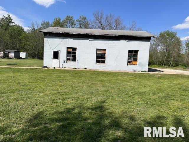 825 West Old Locust Street Canton, IL 61520 - Photo 23 of 37