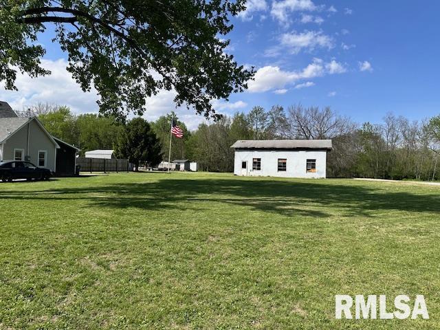 825 West Old Locust Street Canton, IL 61520 - Photo 33 of 37