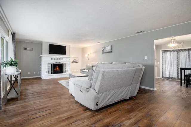 $317,999 | 333 Rainbow Drive, St. Joseph, MI 49085