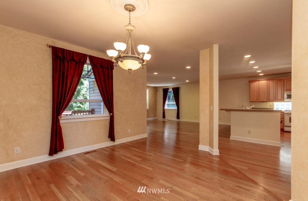 4220 Southwest Roxbury Street Seattle, WA 98136 - Photo 11 of 25 Gallery Image 11