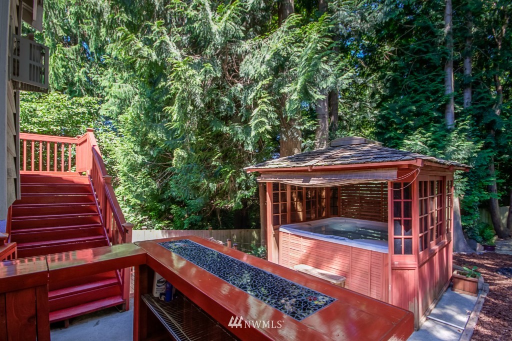 4220 Southwest Roxbury Street Seattle, WA 98136 - Photo 4 of 25 Gallery Image 4