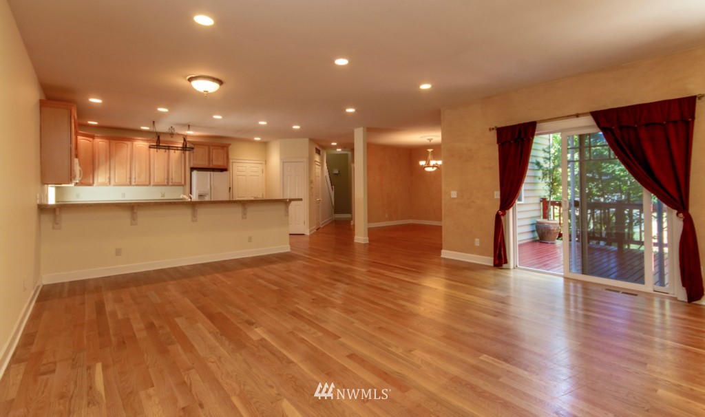 4220 Southwest Roxbury Street Seattle, WA 98136 - Photo 7 of 25 Gallery Image 7