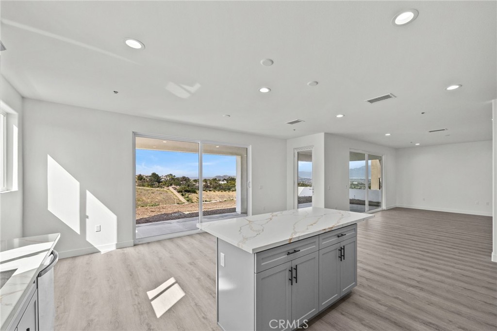16765 La Bella Villa Riverside, CA 92503 - Photo 7 of 27