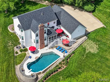 $1,099,000 | 2108 Stillwater Point Court, Clarkson Valley, MO 63005