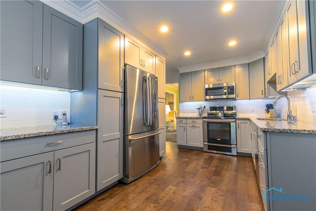 1633 Fallbrook Road Toledo, OH 43614 - Photo 12 of 36 Photo 12