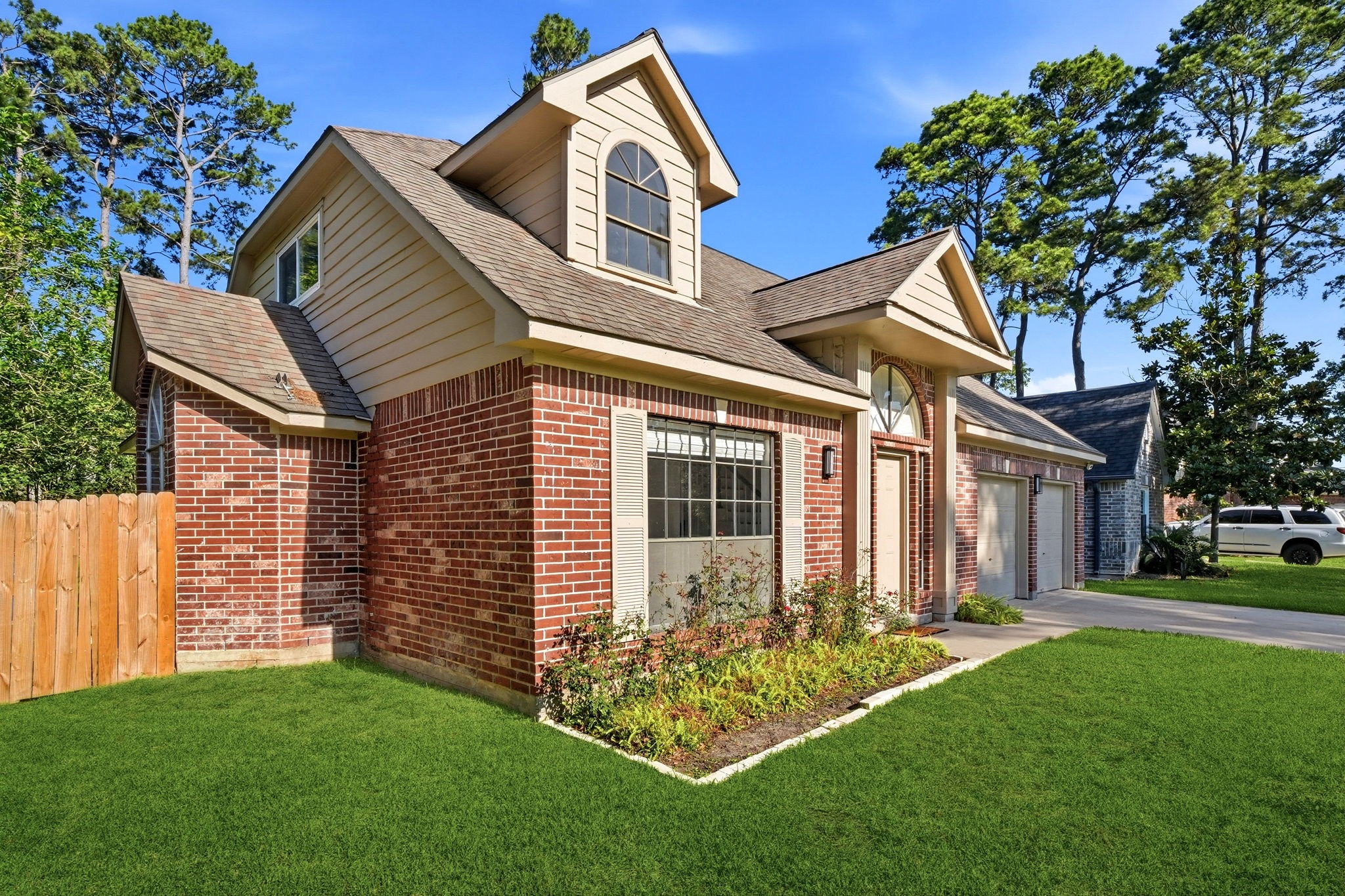 21807 North Tangle Creek Lane Spring, TX 77388 - Photo 2 of 49 21807 N Tangle Creek Ln is the gem you've been searching for!