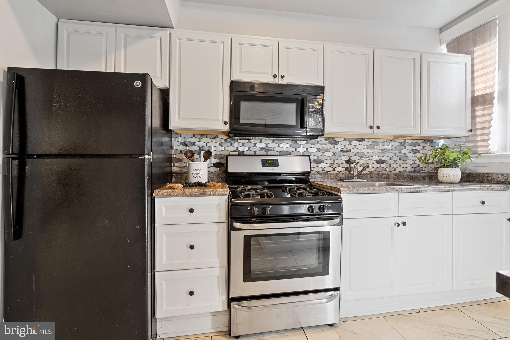 2725 Baker Street Baltimore, MD 21216 - Photo 9 of 25