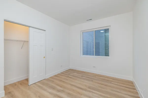 $2,300 | 2949 West 25th Place, Unit 1, Chicago, IL 60623