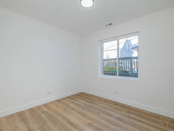 $2,300 | 2949 West 25th Place, Unit 1, Chicago, IL 60623