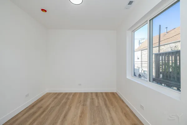 $2,300 | 2949 West 25th Place, Unit 1, Chicago, IL 60623