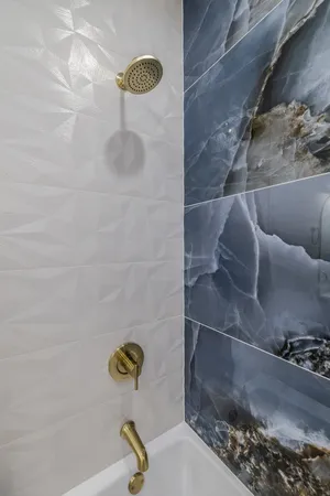 $2,300 | 2949 West 25th Place, Unit 1, Chicago, IL 60623