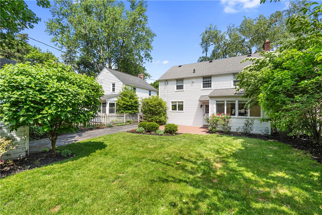 27 Covington Road Irondequoit, NY 14617 - Photo 8 of 43