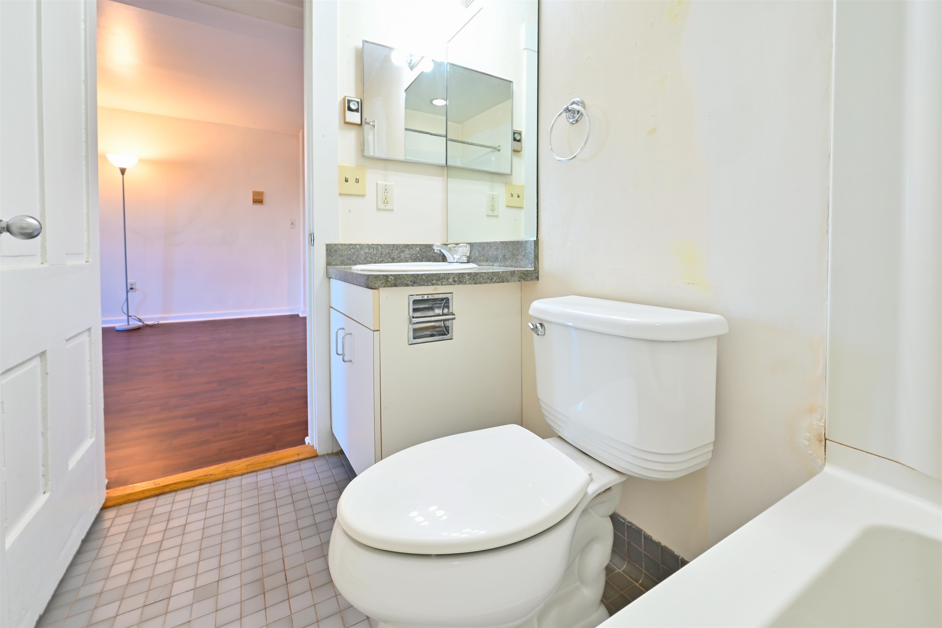 139 West Merrimack Street, Unit 3 Manchester, NH 03101 - Photo 17 of 32
