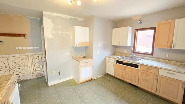 $199,900 | 1444 Edgerton Street, St. Paul, MN 55130