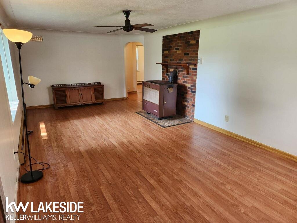 5564 Fargo Road Avoca, MI 48006 - Photo 7 of 9 50119443-6.JPG