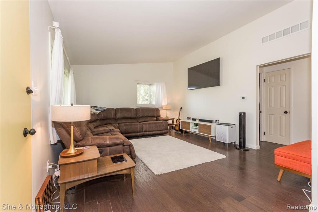 55 Stark Road Rochester Hills, MI 48307 - Photo 17 of 37