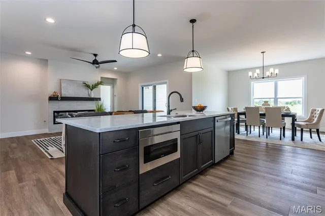 $599,900 | 829 Bushwood Way, Caseyville, IL 62232