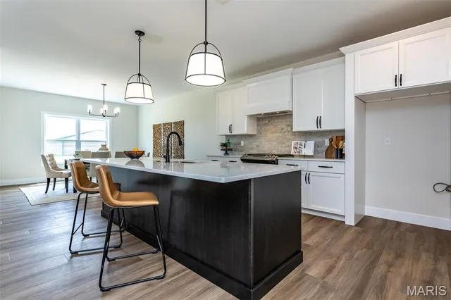 $599,900 | 829 Bushwood Way, Caseyville, IL 62232