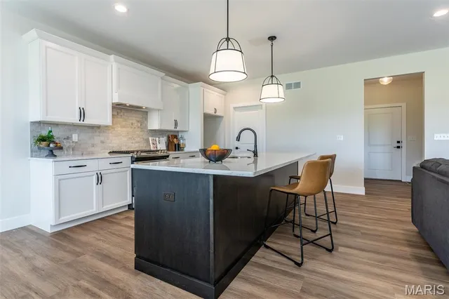 $599,900 | 829 Bushwood Way, Caseyville, IL 62232